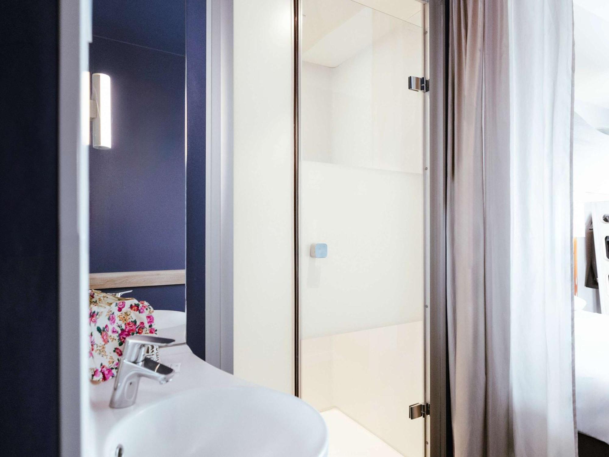 Ibis Budget Luxembourg Aeroport Niederanven Esterno foto